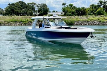 36' Boston Whaler 2019 Yacht For Sale